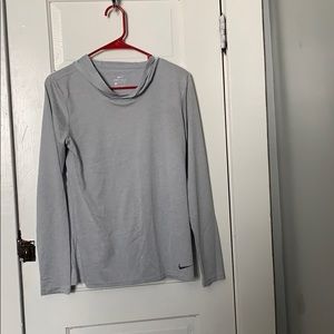 Women’s Nike Dri-fit small pullover